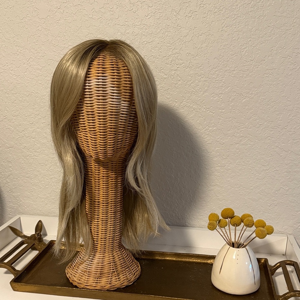 Ellen Wille Arrow Wig in Champagne Rooted